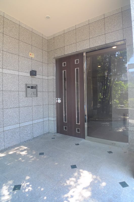 エントランス　清潔なエントランスです