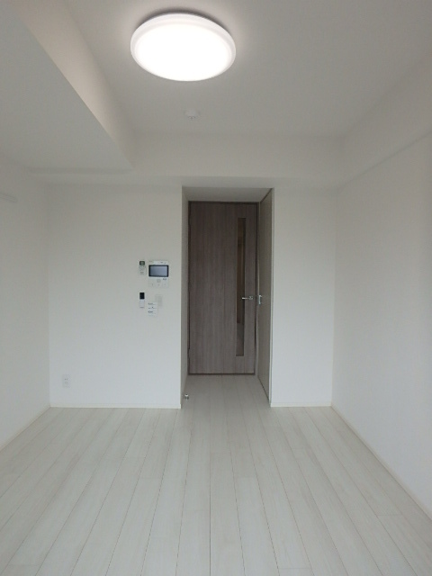 その他部屋・スペース　ハンズフリーカラーモニタ付インターホンあり