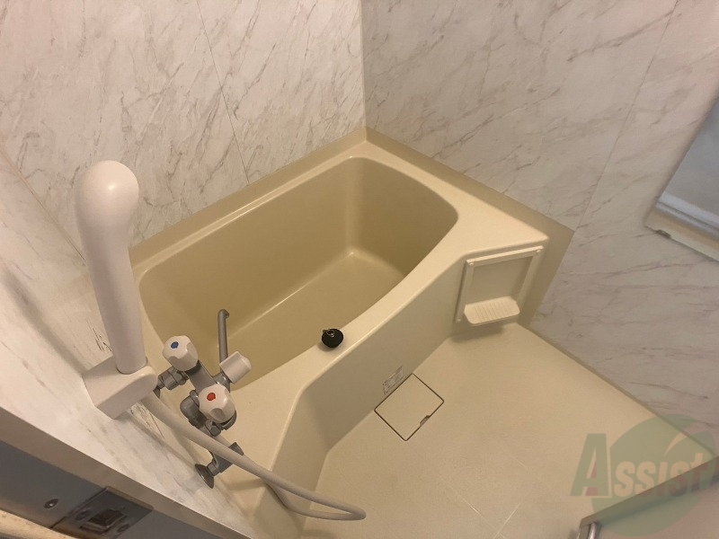 バス・シャワールーム　お風呂になります。一日の疲れを癒してくださいね。