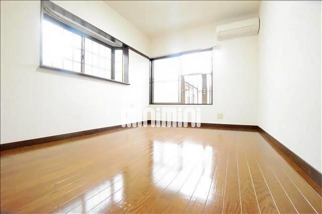 居室・リビング　最上階、２面採光の角部屋です♪