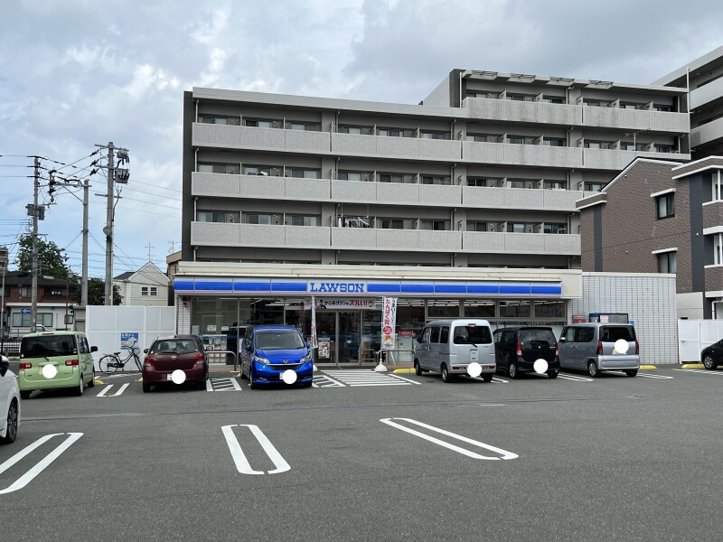 コンビニ　ローソン福岡神松寺二丁目店（コンビニ）まで772m