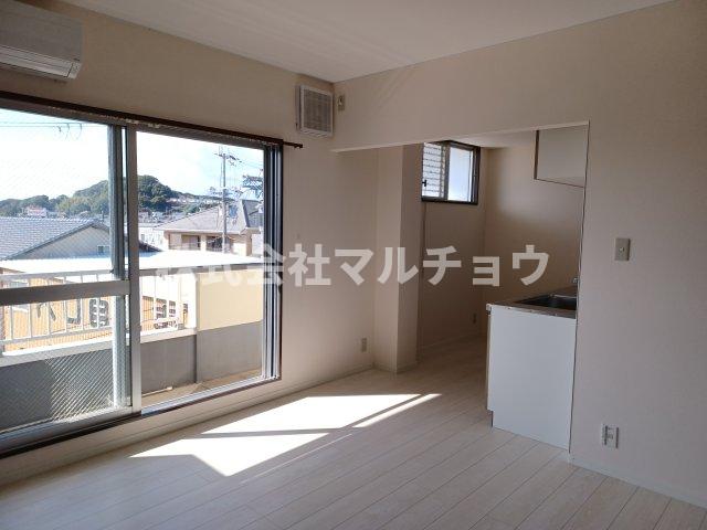 居室・リビング　ゆったり過ごせる居間です