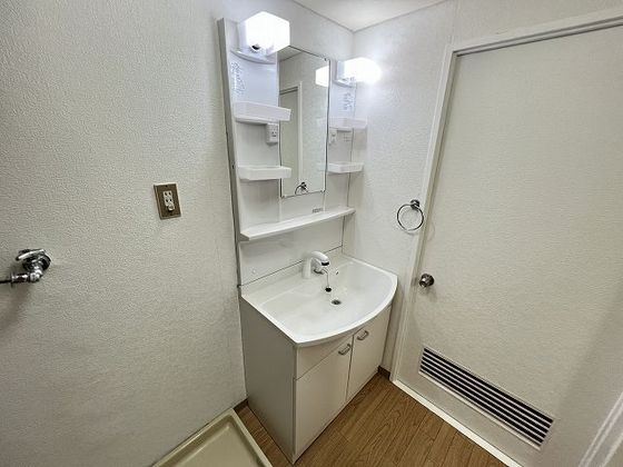 牛田コーポラスE棟の内装写真