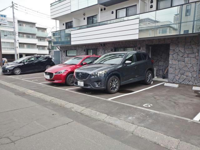 駐車場　駐車場