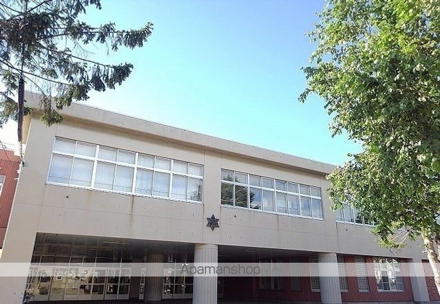 小学校　前田中央小学校（小学校）まで520m