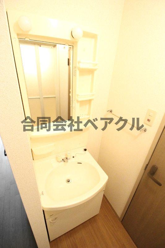 洗面設備　朝の身支度には欠かせない独立洗面化粧台