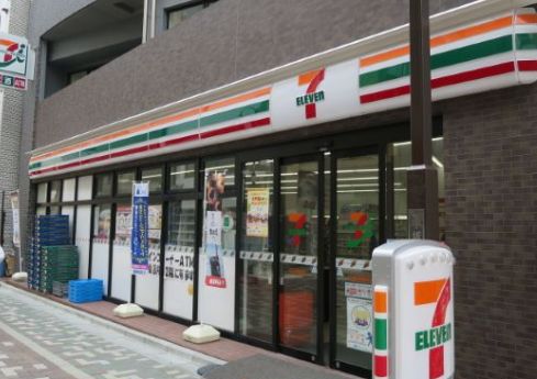 コンビニ　セブンイレブン（コンビニ）まで5m