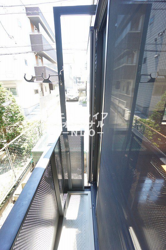 バルコニー　物干し竿受けがございます☆