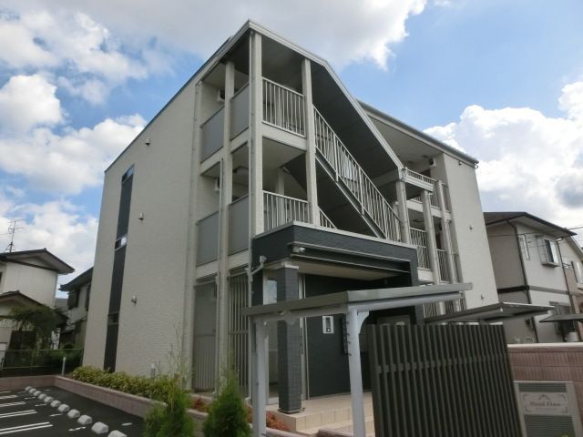 建物外観　2年毎の更新料やインターネットが無料