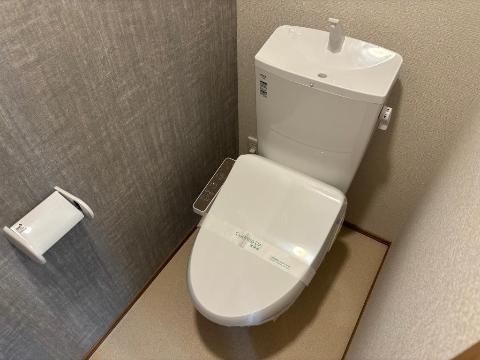 トイレ　同物件103号室