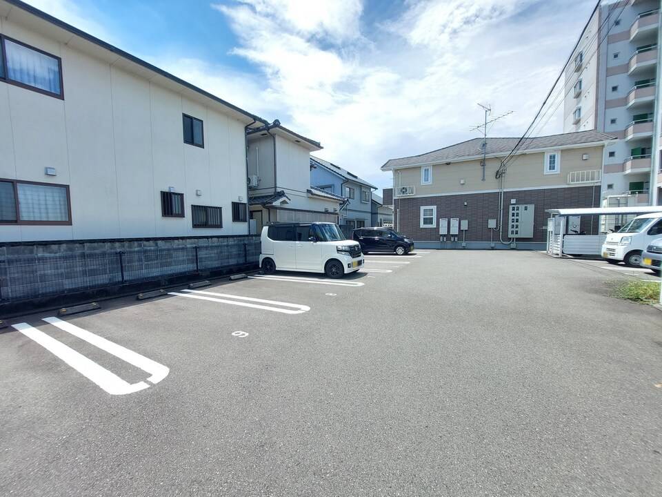 駐車場　駐車場