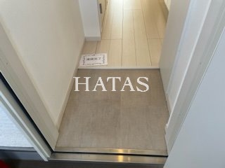 玄関　同物件別部屋です。