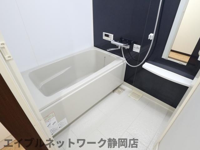 バス・シャワールーム　お風呂で日々の疲れを落としましょう