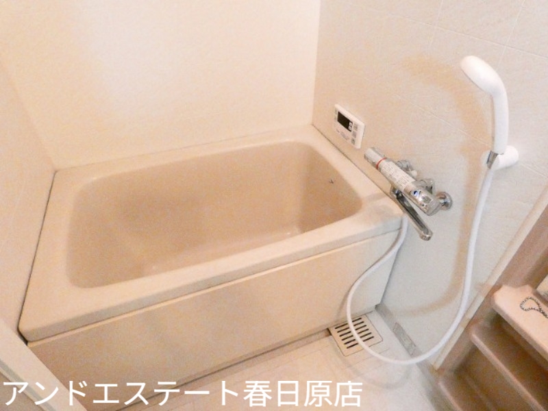 バス・シャワールーム　経済的な追いだき機能付き浴槽