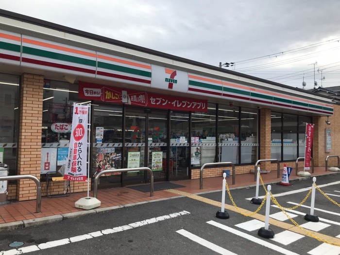 コンビニ　セブンイレブン（コンビニ）まで415m