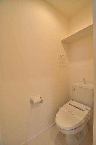 トイレ　同タイプ別部屋の写真となります