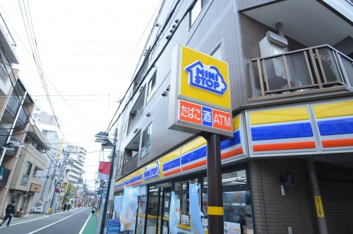 コンビニ　ミニストップ中板橋駅前店（コンビニ）まで688m