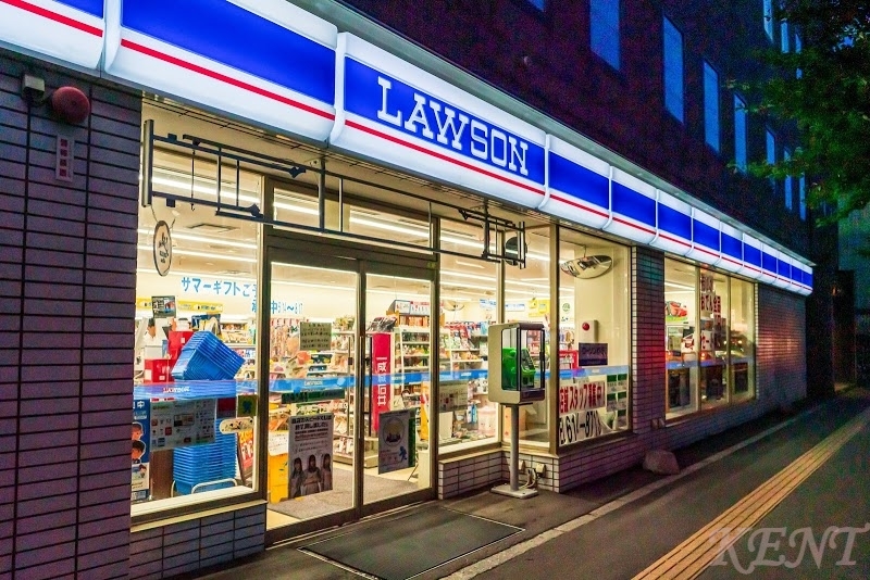 コンビニ　ローソン札幌二十四軒4条店（コンビニ）まで153m