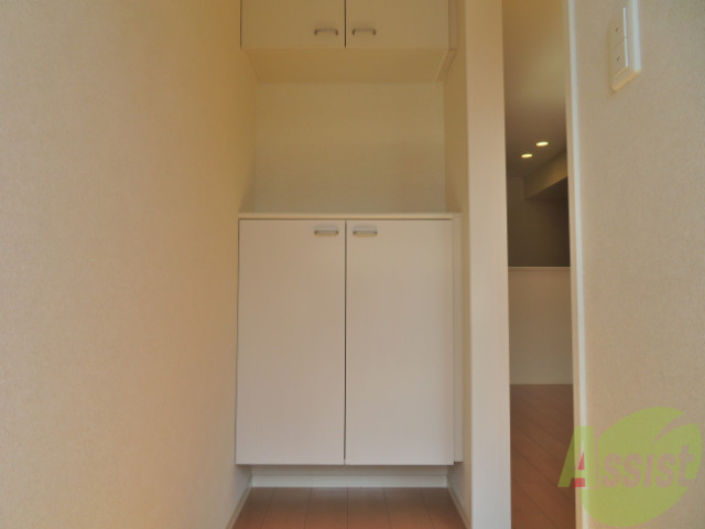 玄関　玄関から見た景色はこうなっています。イメージできますか。