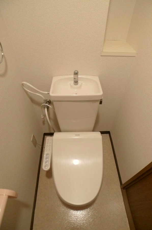 トイレ　写真は同物件別室