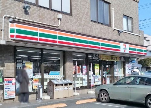 コンビニ　セブン-イレブン 横浜新石川店（コンビニ）まで554m