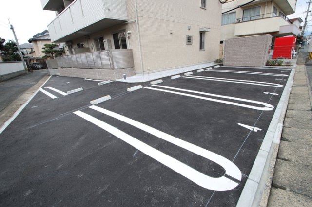 駐車場　駐車場