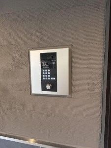 エントランス　建物の内部です