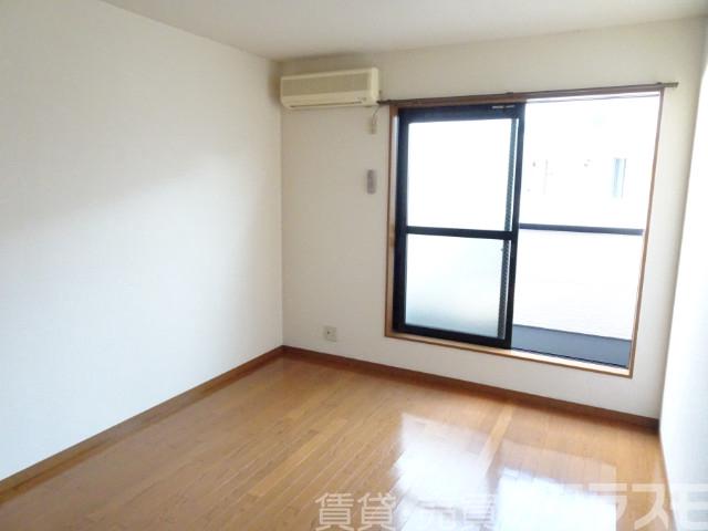 居室・リビング　明るいお部屋です♪