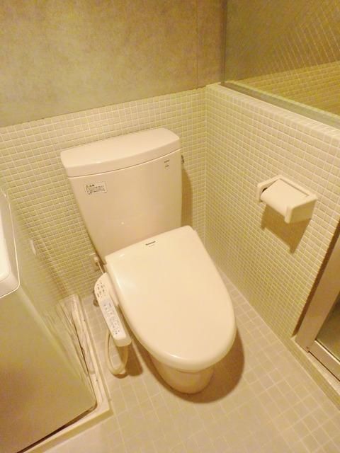 トイレ　★シャワートイレ付★