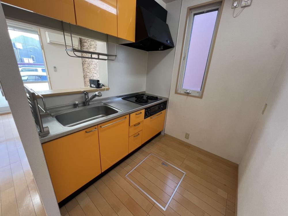 キッチン　写真は同タイプ別室の写真です。