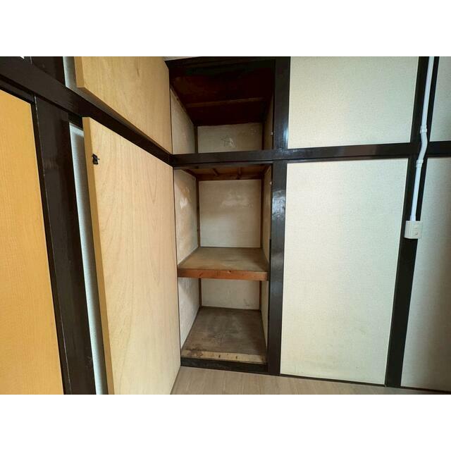 ＪＲ南武線 小田栄駅 徒歩2分 2階建 築52年の内装写真