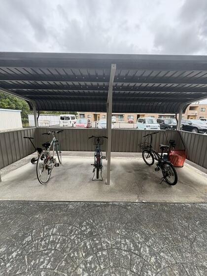 富山地鉄不二越上滝 南富山駅 バス乗車時間：34分 最寄りバス停で下車 徒歩10分 2階建 築22年の外観写真