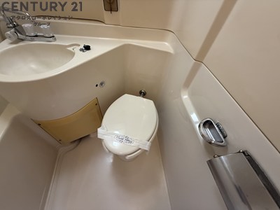 トイレ　浴室内にトイレがあります♪