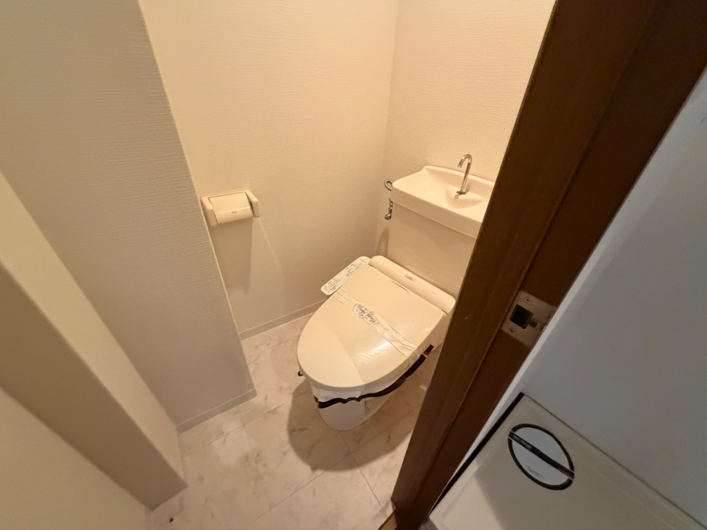阪神本線 芦屋駅 徒歩6分 3階建 築31年のトイレ写真