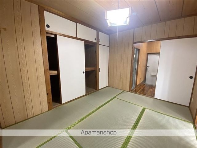 小禄アパートの玄関写真