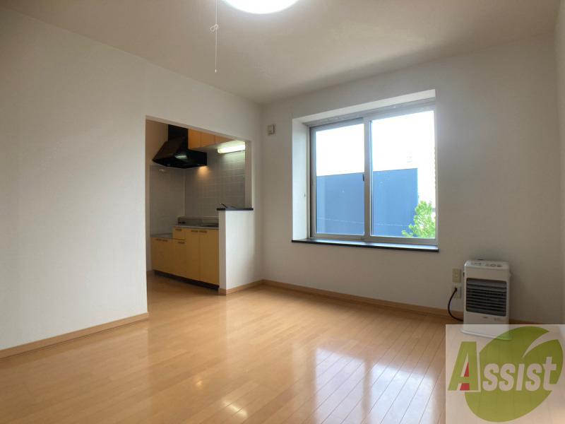居室・リビング　広くてキレイなお部屋が広がっていて、充実した生活が送れそう。