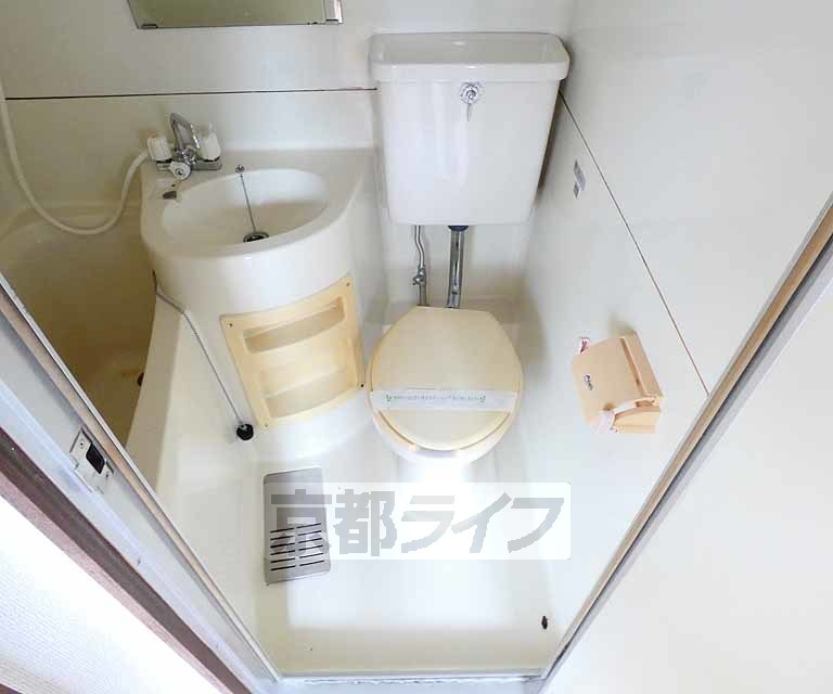 トイレ　清潔感のあるトイレです