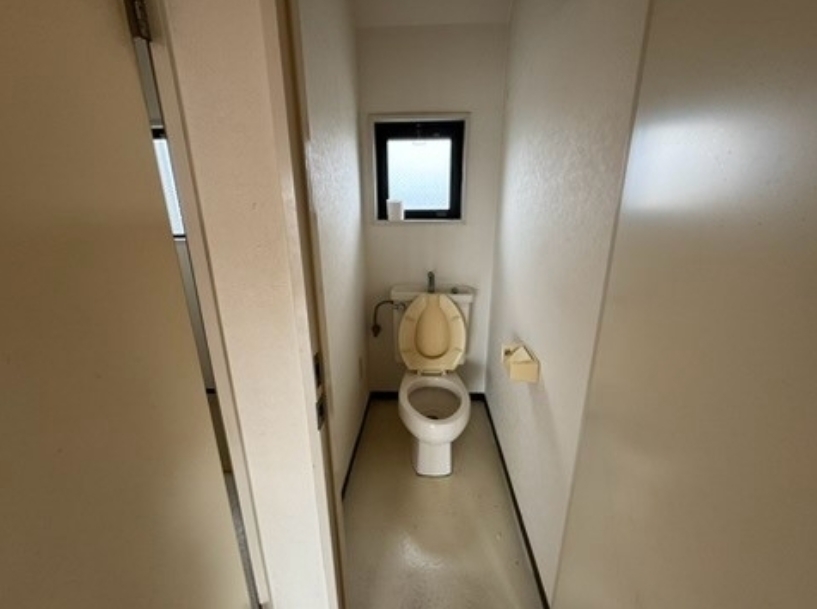 トイレ　※写真はクリーニング前の写真です。