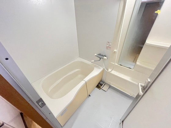 バス・シャワールーム　※別部屋の写真です