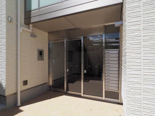 建物外観　オートロックでセキュリティーも安心です。