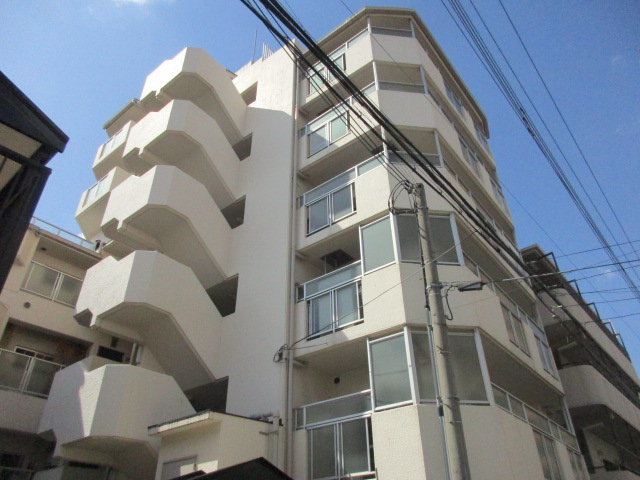 神戸市灘区弓木町のマンションの建物外観
