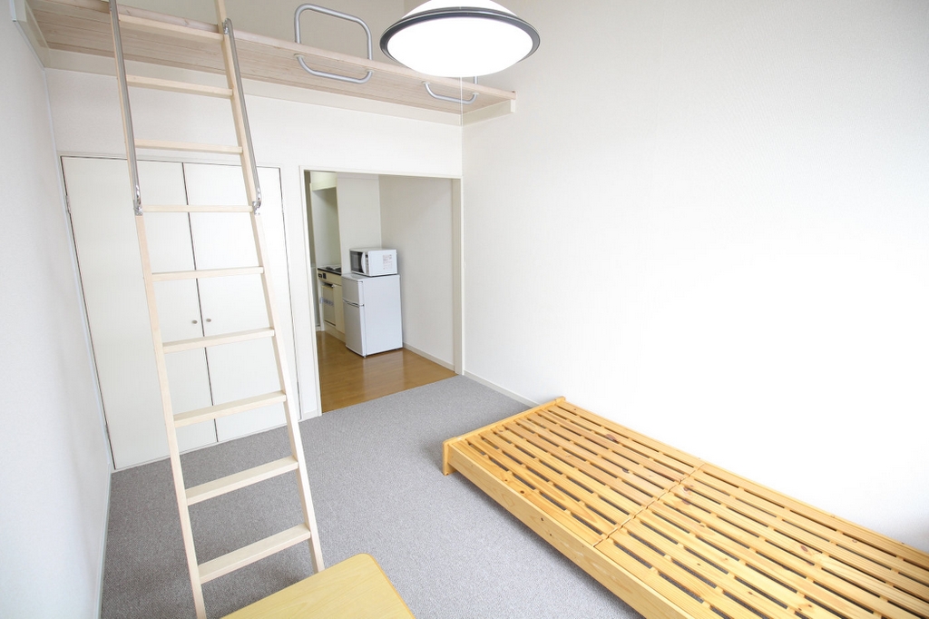 居室・リビング　家具・家電も揃っているので身軽で新生活スタートできます！