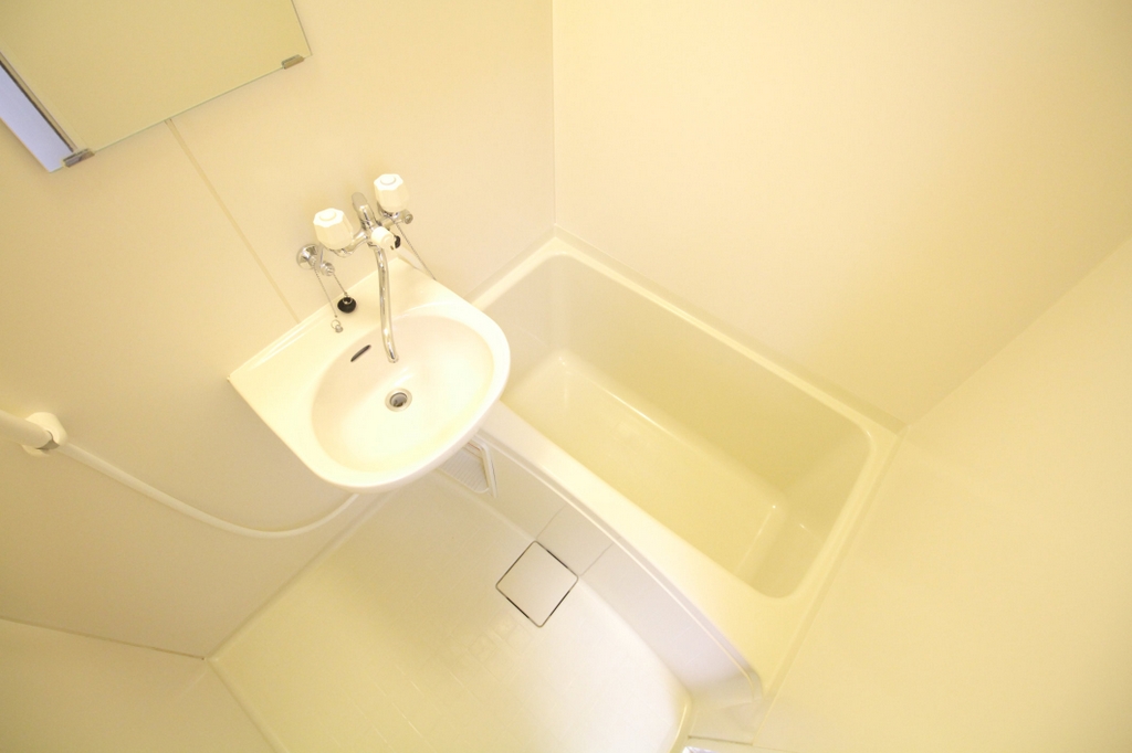 バス・シャワールーム　風呂・トイレはセパレートです。