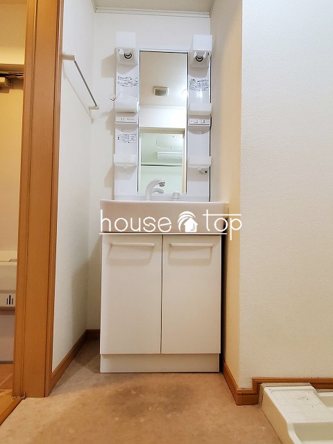 洗面設備　シャワー付洗面台