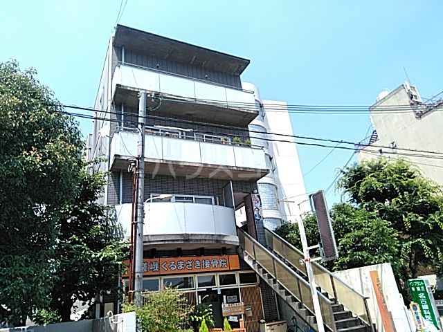 京都市右京区嵯峨朝日町のマンションの建物外観
