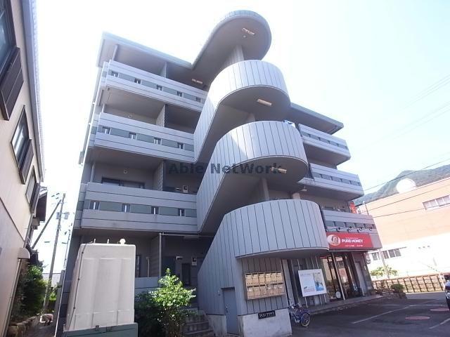 海津市南濃町松山のマンションの建物外観