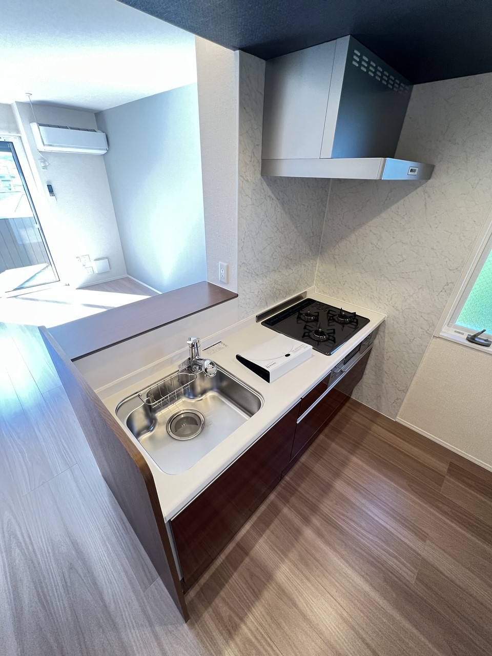 キッチン　※同物件、別部屋の写真です。