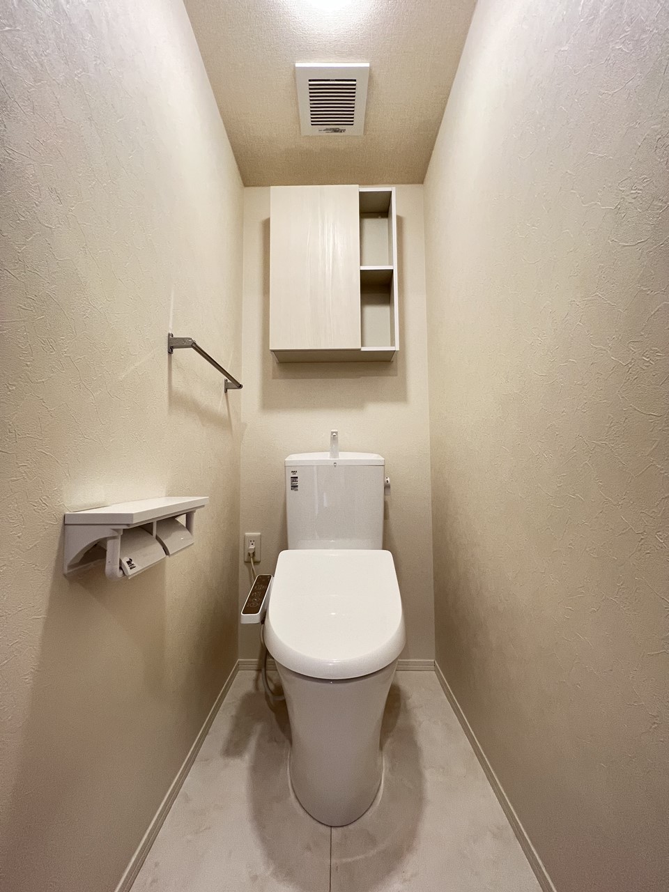 トイレ　※同物件、別部屋の写真です。
