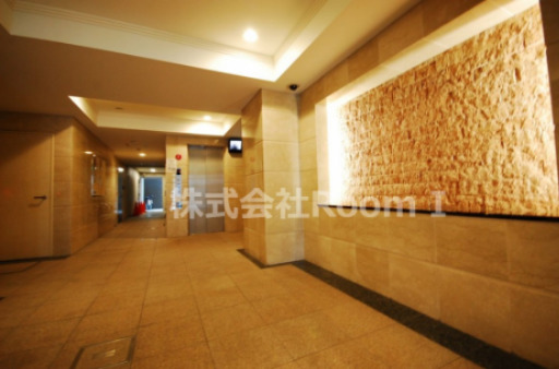 エントランス　清潔なエントランスです