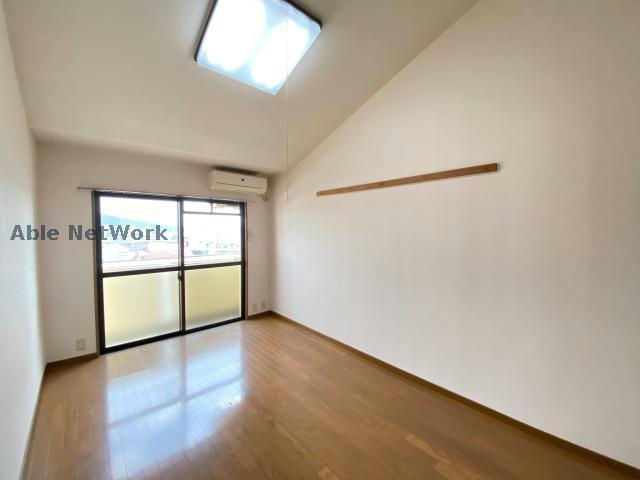 居室・リビング　別号室写真